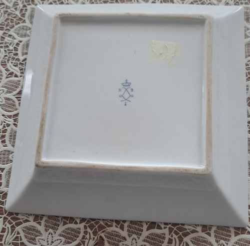 Square porcelain empty pocket from the early 20th century