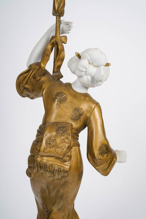 A Geisha 1900 sculpture lamp