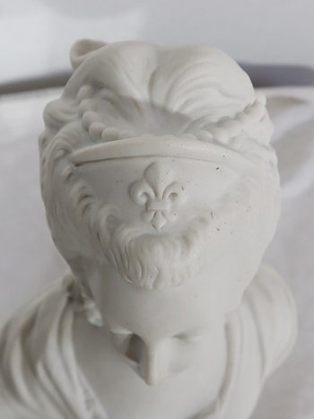 Biscuit bust of Marie Antoinette – Late 19th century