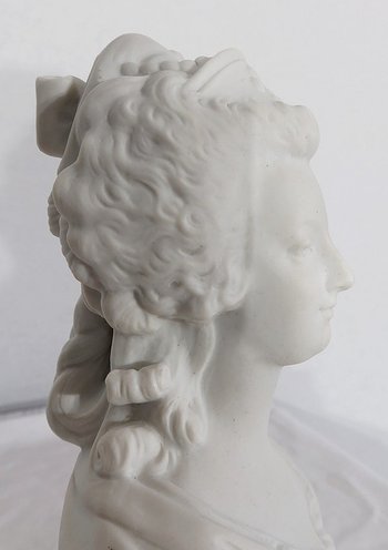 Biscuit bust of Marie Antoinette – Late 19th century