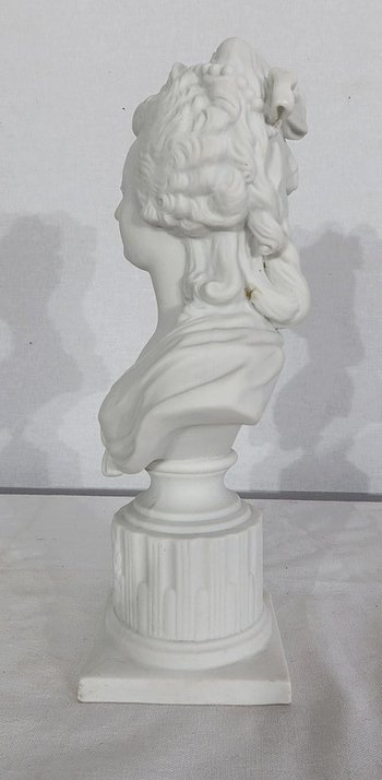 Biscuit bust of Marie Antoinette – Late 19th century