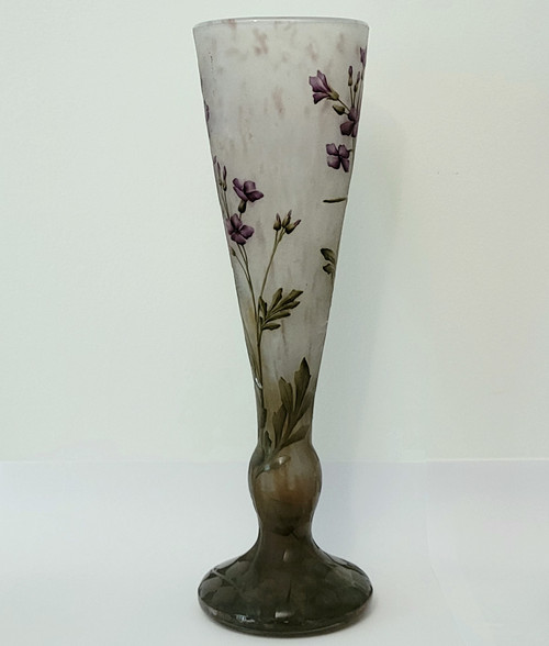 DAUM Emaillierte Vase mit Kardamom und Efeu Dekor um 1910