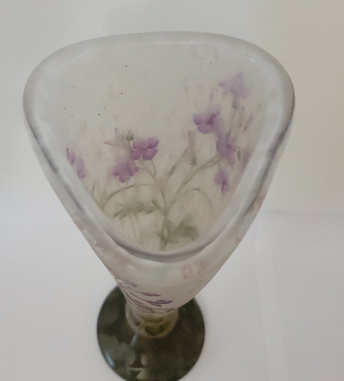 DAUM Emaillierte Vase mit Kardamom und Efeu Dekor um 1910