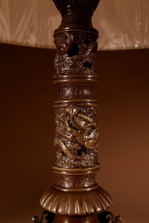 Impressionnante lampe de table originale en bronze avec éléphant japonais, période Meiji 1868-1912, 