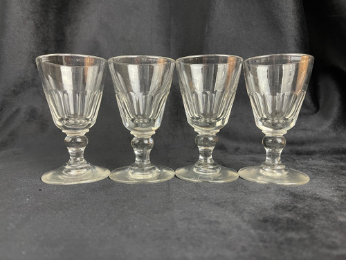 Set of 4 Baccarat Médicis white wine glasses