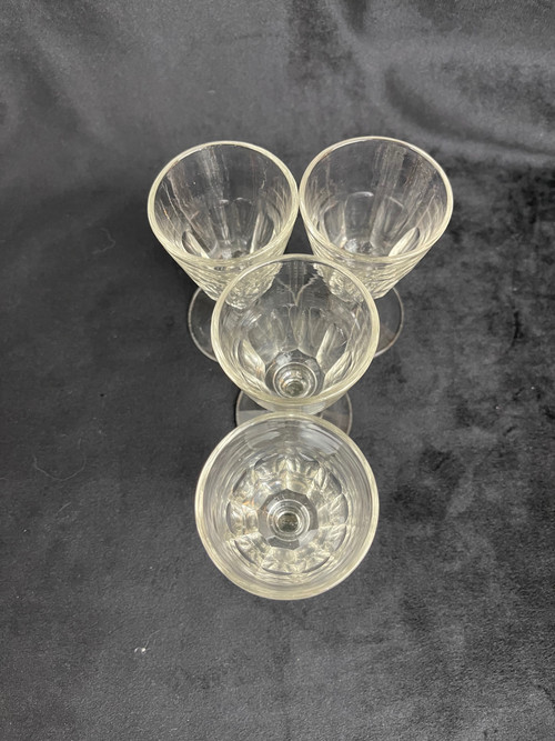 Set of 4 Baccarat Médicis white wine glasses