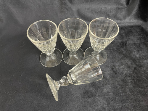 Set of 4 Baccarat Médicis white wine glasses