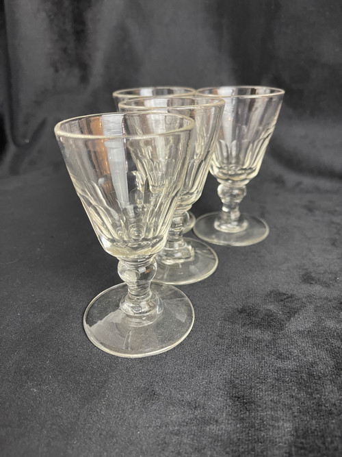 Set of 4 Baccarat Médicis white wine glasses