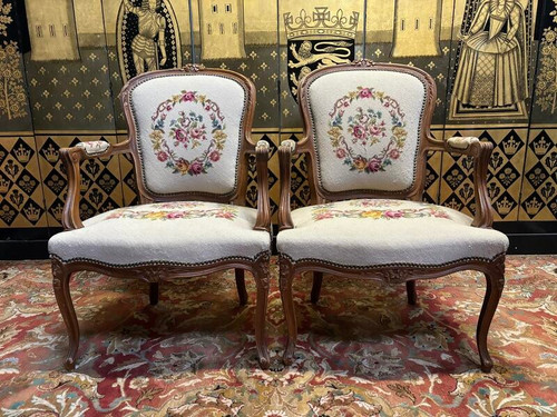 Paire de fauteuils Louis XV en tapisserie