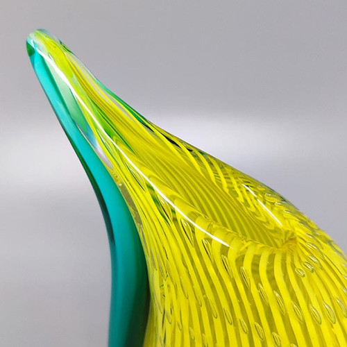 Étonnant vase jaune et vert de Rosenthal en verre de Murano datant des années 1960. Fabriqué en Italie