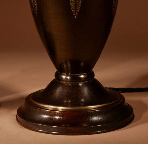 Elegant Art Nouveau / Art Deco Dutch table lamps in patinated and polished brass