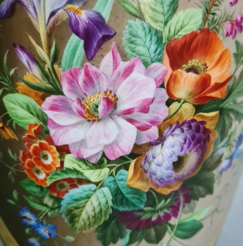 Porcelain vases, Restoration period.