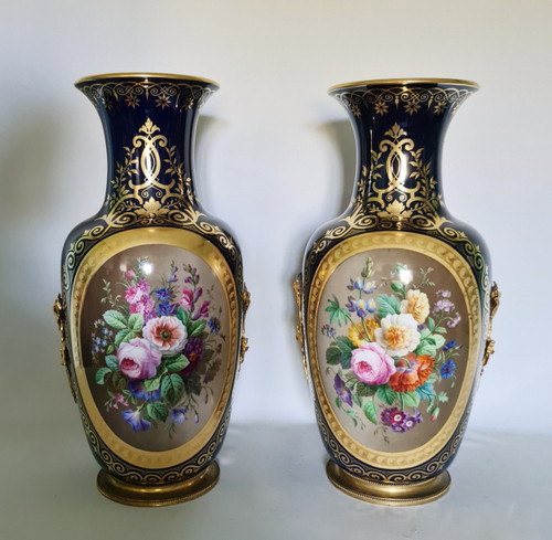 Porcelain vases, Restoration period.