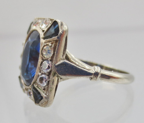 Art deco ring.