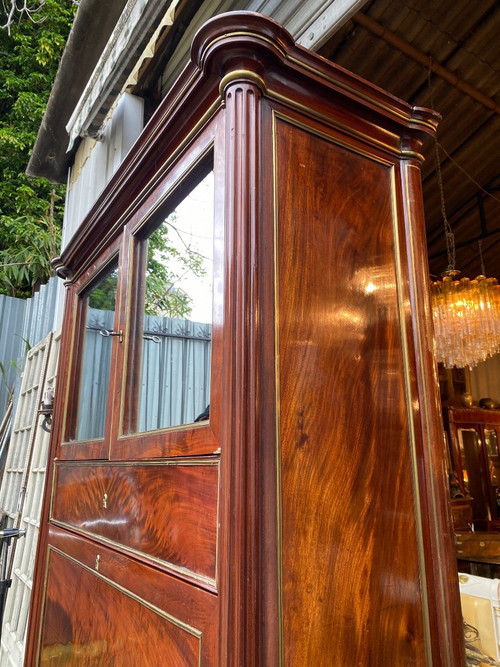 18th Century Louis XVI Period Guillotine Desk In Flamed Mahogany And Brass Joncs