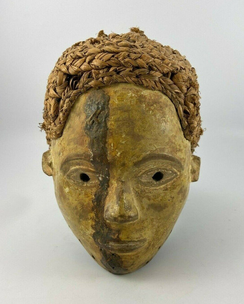 Masque en bois sculpté et osier tressé 1930 Afrique belle patine