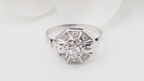 Octagonal ring in white gold and diamonds