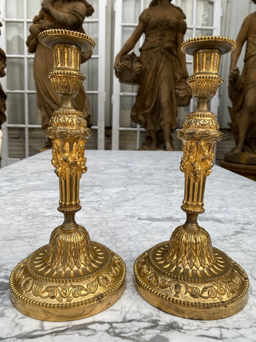 Paire De Bougeoirs / Flambeaux De Style Louis XVI En Bronze Doré, époque 19ème