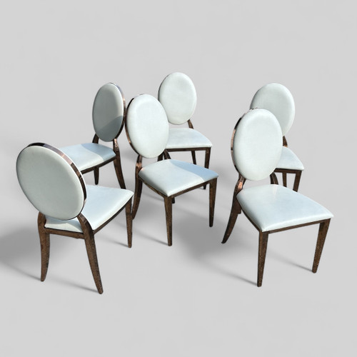 Suite De Six Chaises à dossier médaillon En Laiton Et Skaï Blanc Vers 1980