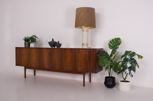 Mittleres Sideboard aus Palisander, Henning Kjaernulf.