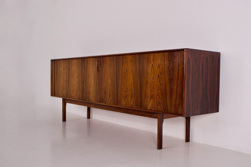 Mittleres Sideboard aus Palisander, Henning Kjaernulf.