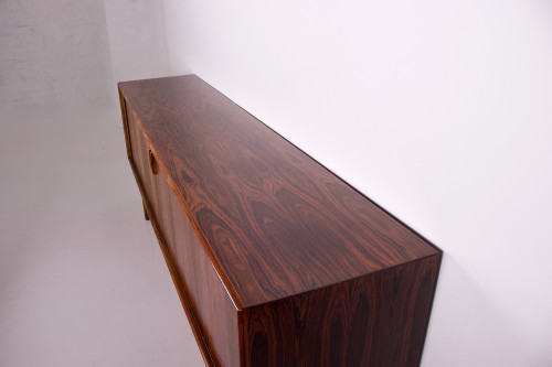 Mittleres Sideboard aus Palisander, Henning Kjaernulf.