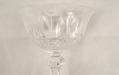 11 Saint-Louis Crystal Champagne Glasses Tommy Model 20th Century