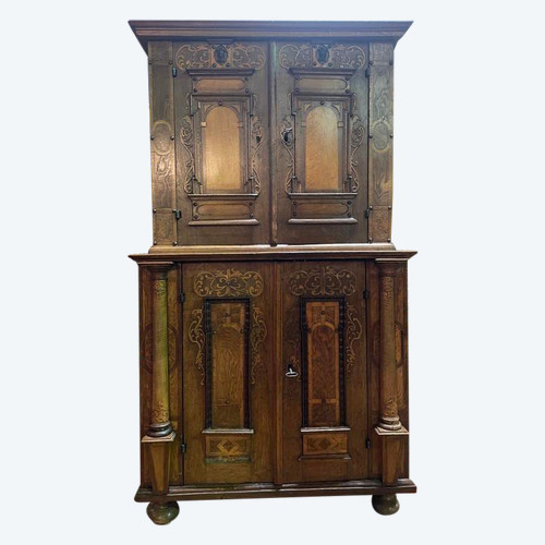 Buffet deux corps allemand en bois sculpté 