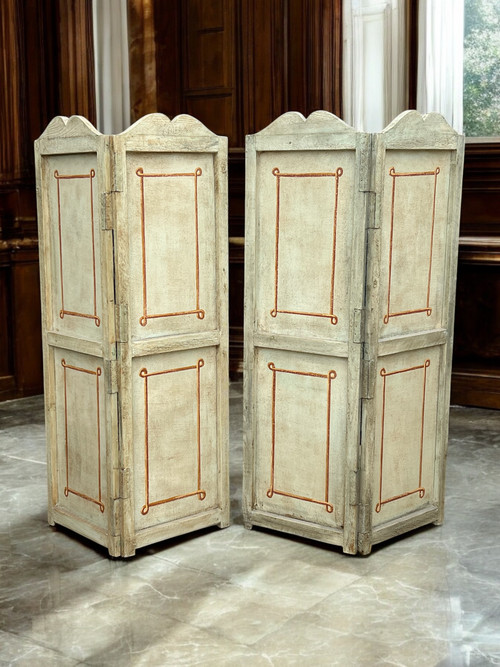 PAIR OF 2-LEAF FOLDING SCREENS / NORTHERN SCHOOL / PAINTED CANVAS "THE SKATERS