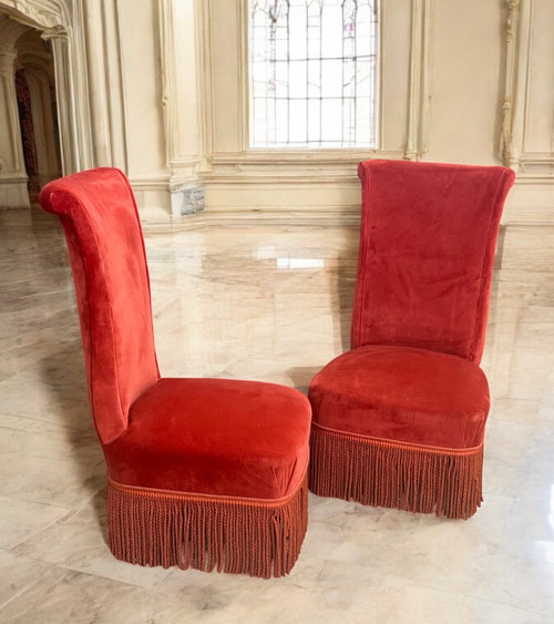 PAIRE DE CHAUFFEUSES ANCIENNES STYLE NAPOLEON III TAPISSÉES D' UN VELOURS ROUGE