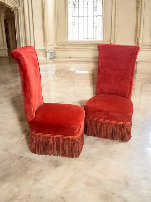 PAIRE DE CHAUFFEUSES ANCIENNES STYLE NAPOLEON III TAPISSÉES D' UN VELOURS ROUGE