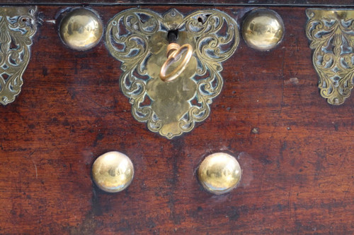 Chest and its base in teak, Holland, 17th century.