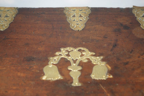 Chest and its base in teak, Holland, 17th century.