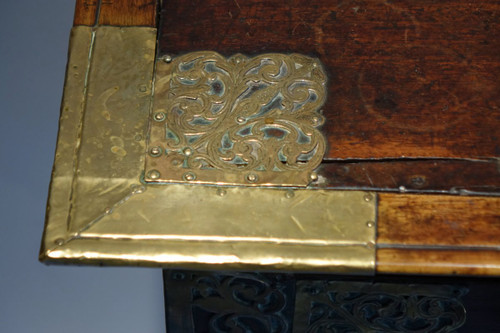 Chest and its base in teak, Holland, 17th century.