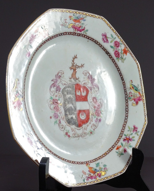 China, 18. Jahrhundert, Regierungszeit von Kaiser Qianlong (1736-1795), Porzellanteller.