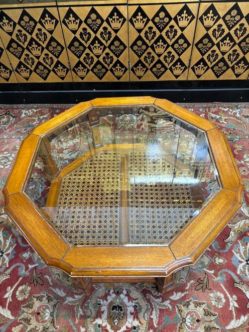 Rounded coffee table with glass top