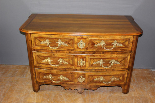 Louis XIV chest of drawers in 18th century marquetry