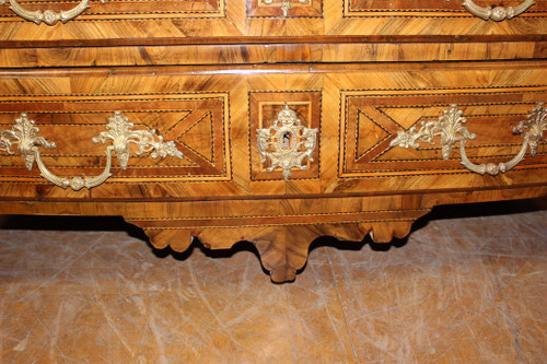 Louis XIV chest of drawers in 18th century marquetry