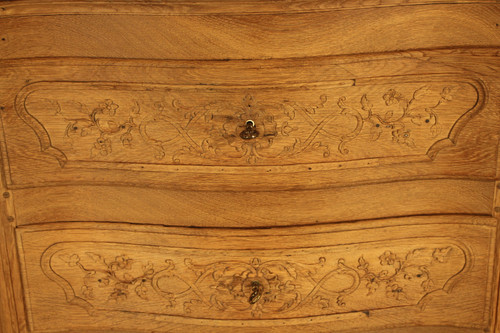 Louis XV chest of drawers