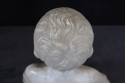 Carrara marble sculpture