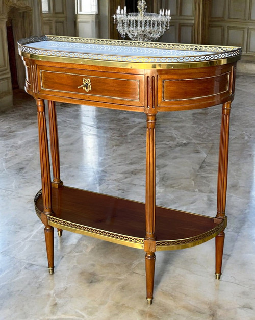 CONSOLE /DESSERTE 1/2 LUNE EN PLACAGE D'ACAJOU ET LAITON DORÉ AVEC DESSUS MARBRE