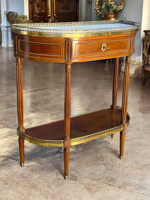 CONSOLE /DESSERTE 1/2 LUNE EN PLACAGE D'ACAJOU ET LAITON DORÉ AVEC DESSUS MARBRE