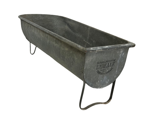 Old zinc bathtub L'Idéale