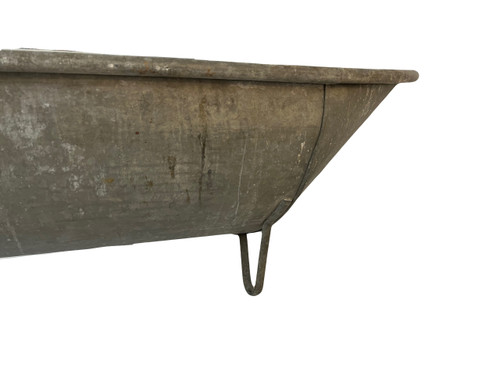 Old zinc bathtub L'Idéale