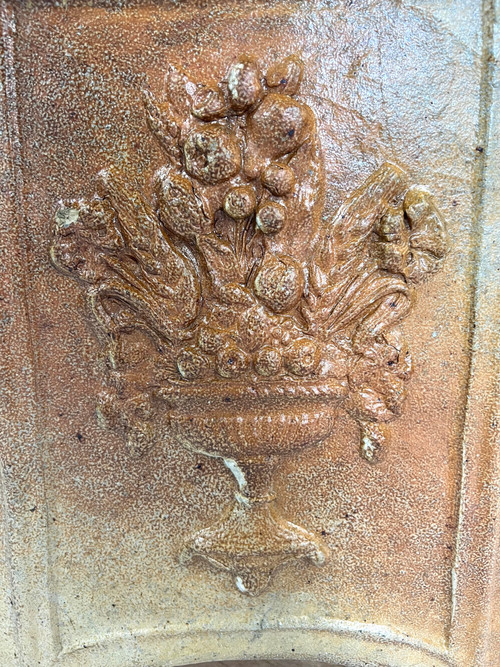 Fontana in terracotta, XIX secolo – Decoro floreale e Coppa Medicea