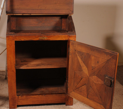 Louis III Oratory In Walnut - 17th Century