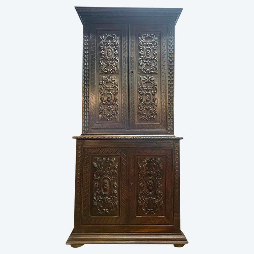 Zweiteiliges Sideboard im Renaissance-Stil aus geschnitzter massiver Eiche