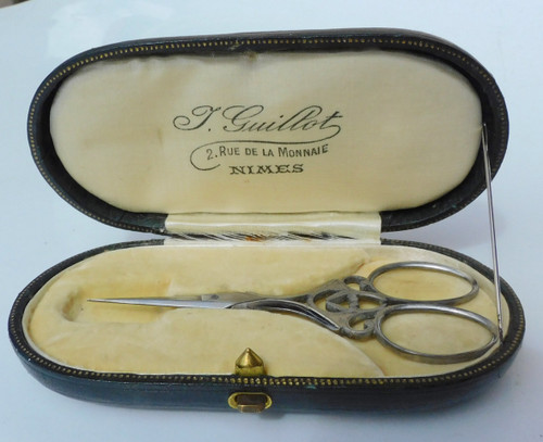 Coffret Ciseaux à Broder couture Anciens dentelle En Acier Fin XIXe Début XXe