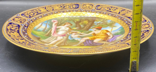 DECORATIVE PLATE