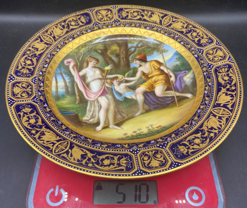 DECORATIVE PLATE